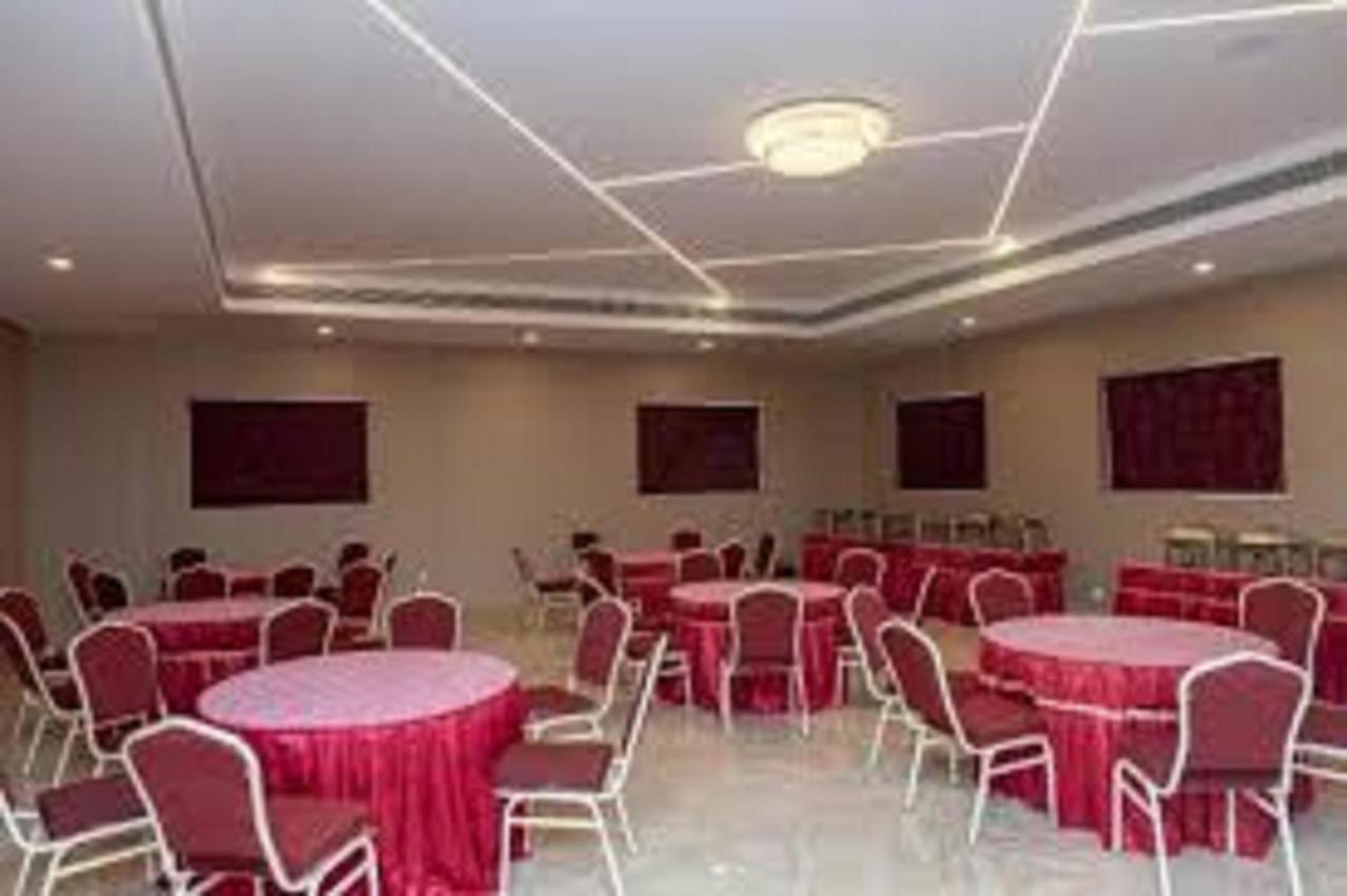 Arunaa Inn Airport Hotel,Ченнаи Экстерьер фото
